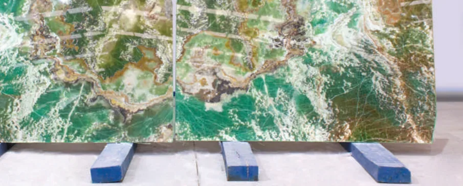 Natural stone slab: Esmeralda Onyx