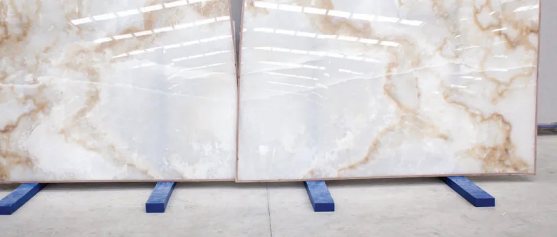 Natural stone slab: White Onyx